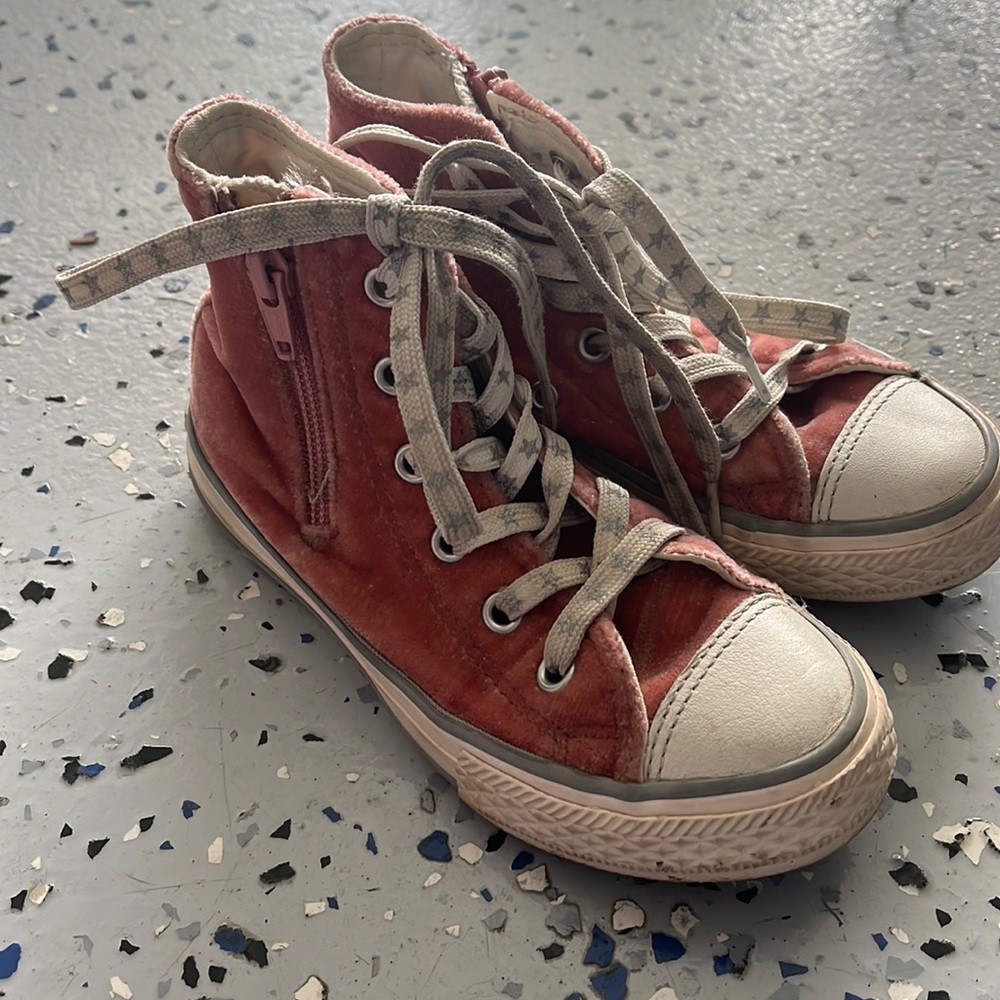 Girl converse shoes